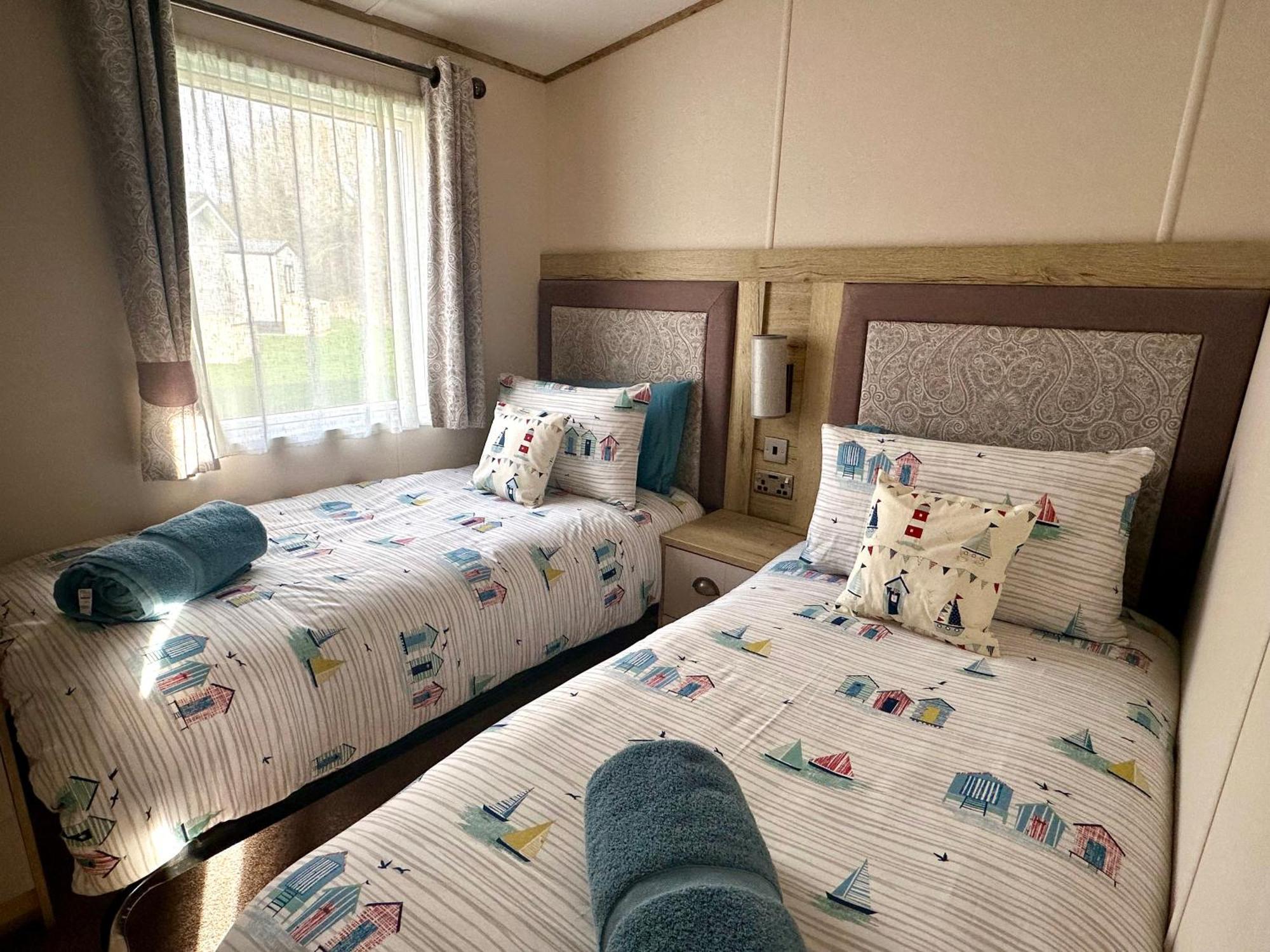 The Boat House, Hot Tub Lodge South Cerney Exteriér fotografie