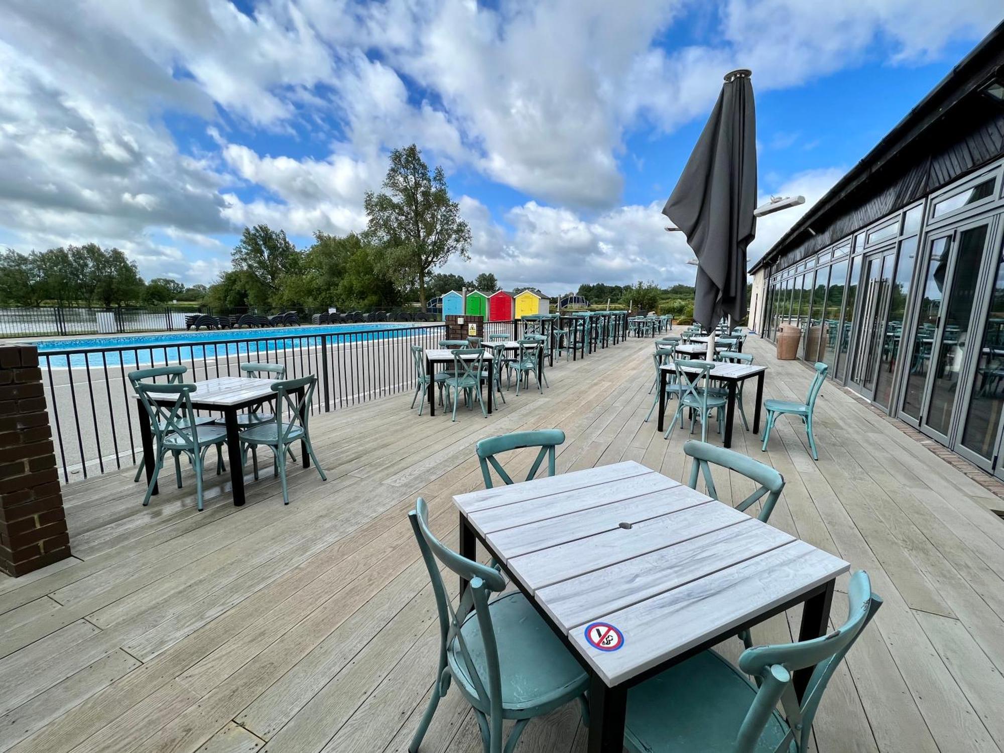 The Boat House, Hot Tub Lodge South Cerney Exteriér fotografie